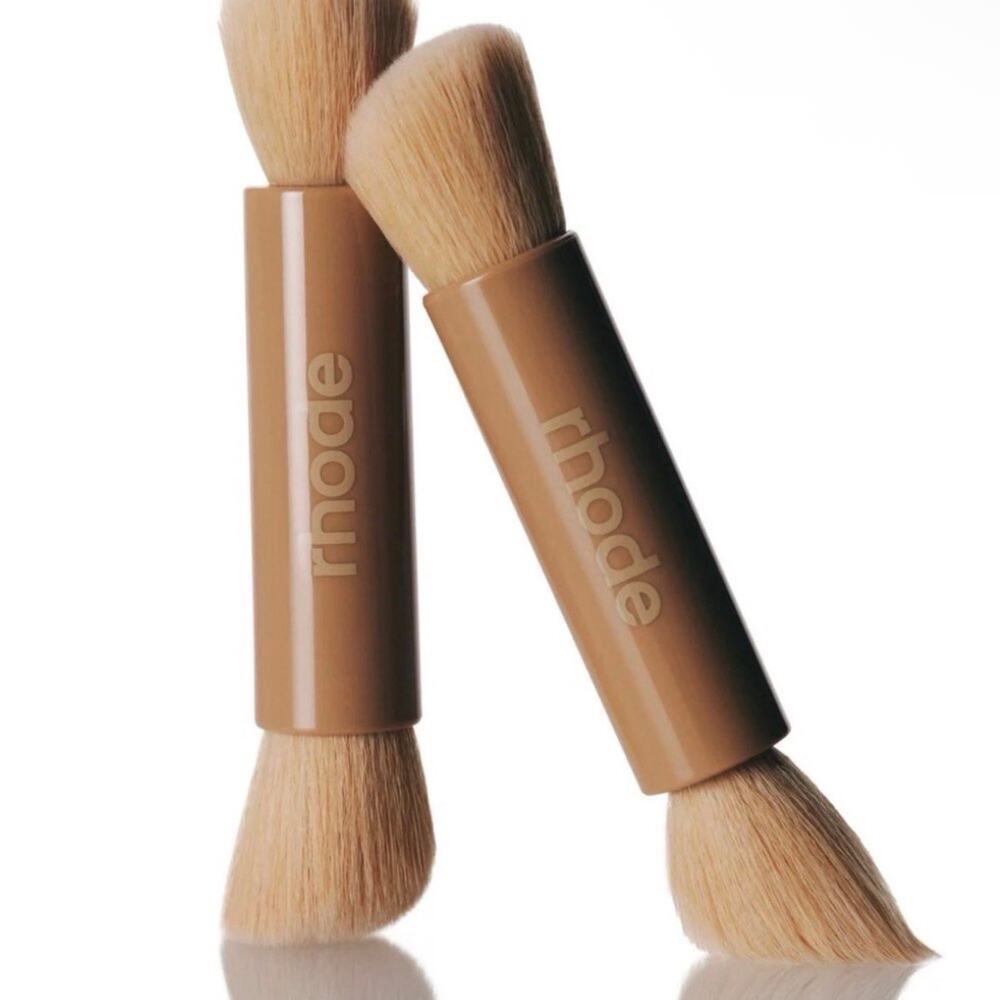 rhode pocket brush SOLD OUT ONLINE